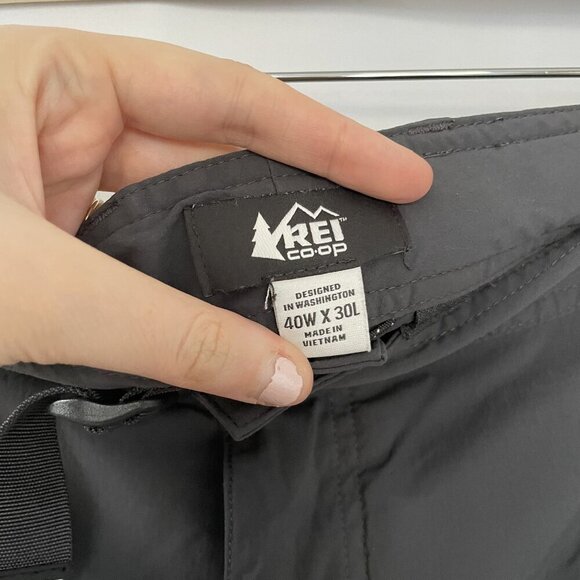 REI Co-Op Mens Cargo Shorts 40W X 30L Gray Nylon With Pockets & Belt Loops - Picture 3 of 10